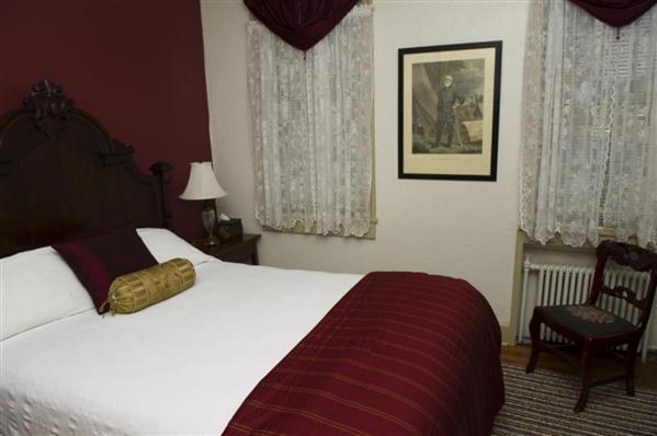 Inn At The Old Silk Mill Fredericksburg Exterior foto